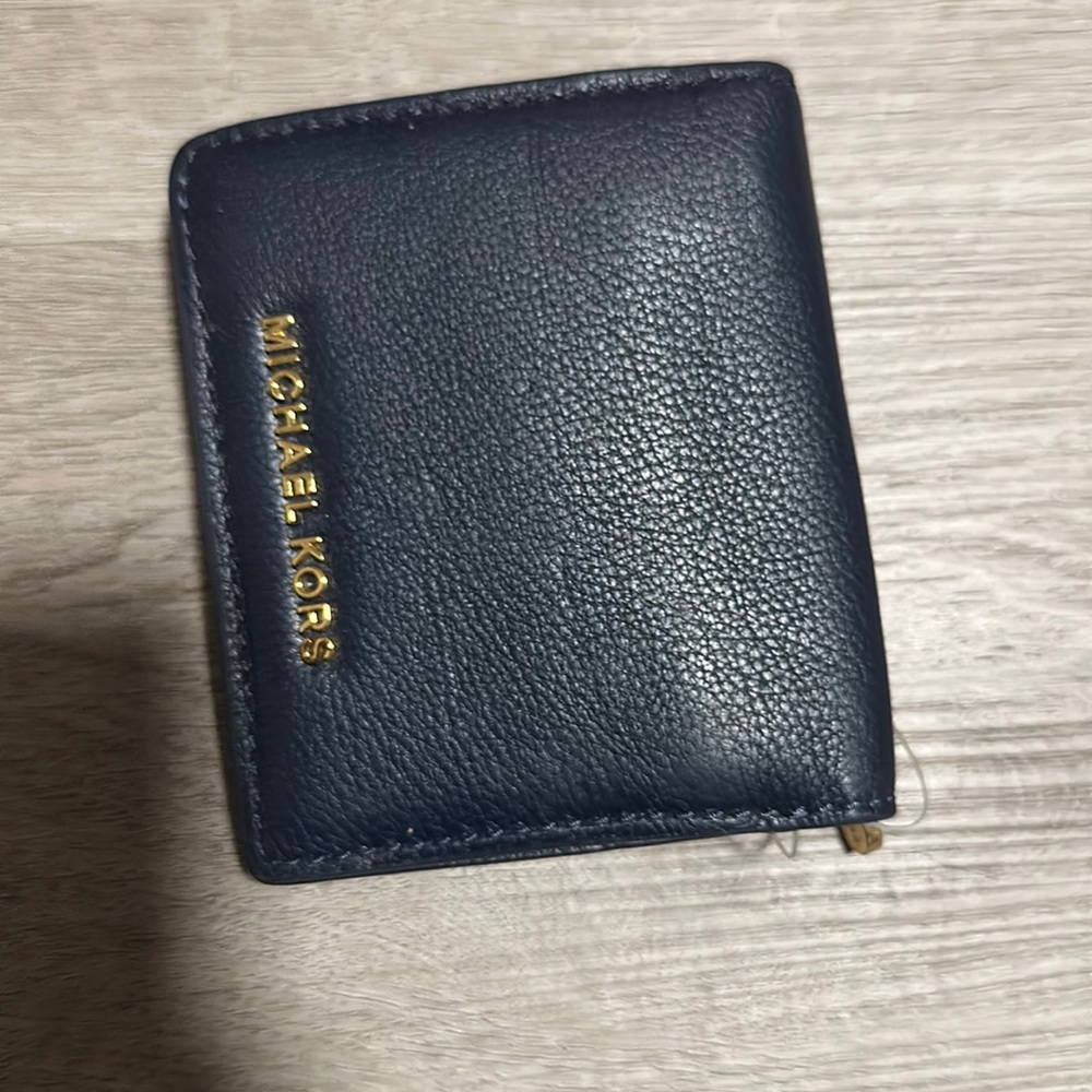 Michael kors short wallet